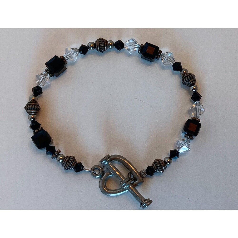 Handmade Black & Clear Glass Bead Bracelet 6.75 in Silvertone Heart Toggle